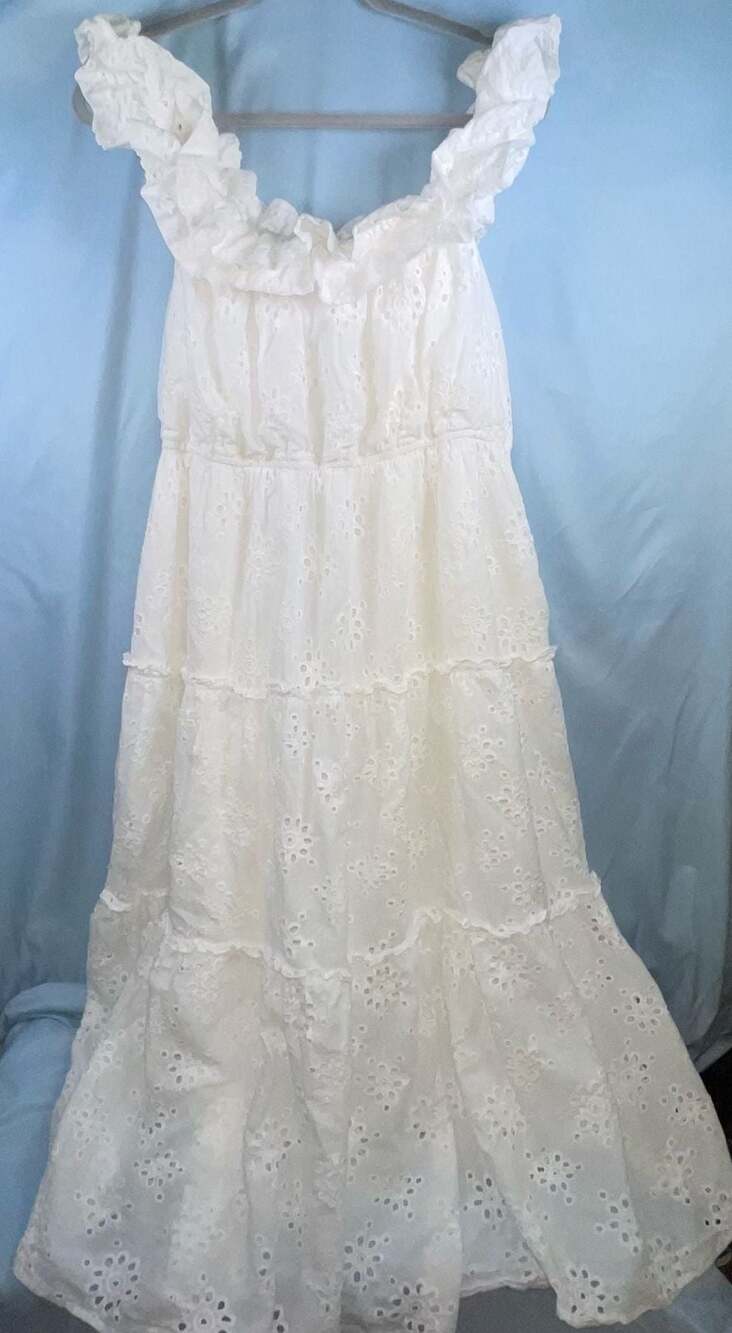 Arula White Eyelet Tiered Ruffle Maxi Dress Size B (20-22)